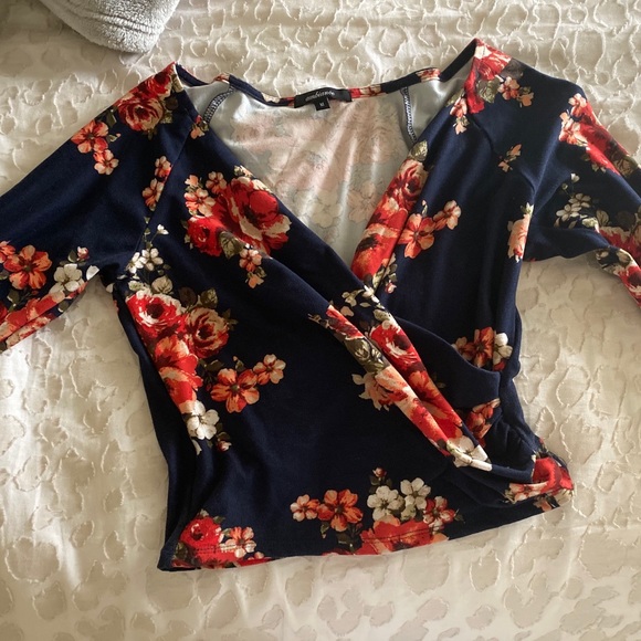 Floral long sleeve - Picture 2 of 4